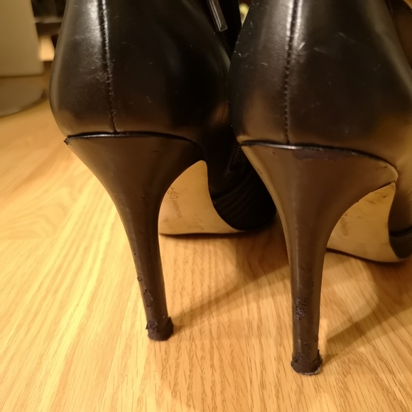 BCBGeneration Benci Quilted Black Ankle Booties - Picture 8 of 16